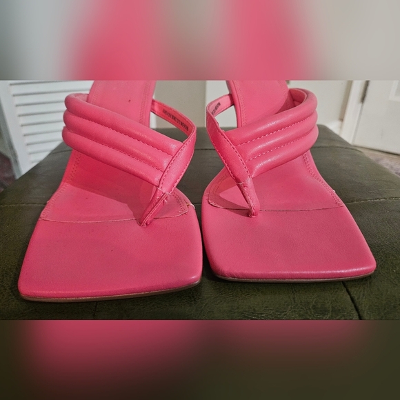 ASOS DESIGN Wide Fit Herring padded Toe Thong Heeled Sabdals. Neon Pink.NWOT - Picture 12 of 16